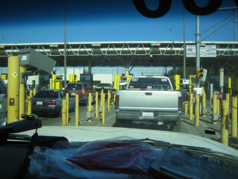 1990 Ford Bronco - at the Boarder heading home..