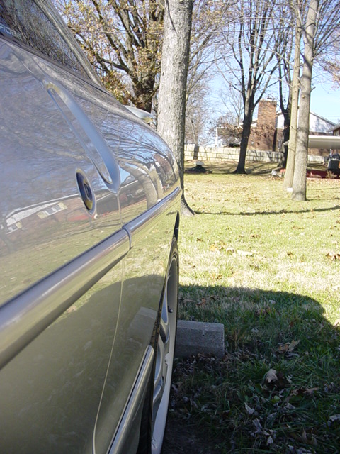 1994 Ford Probe - Rear wheel/fender alignment