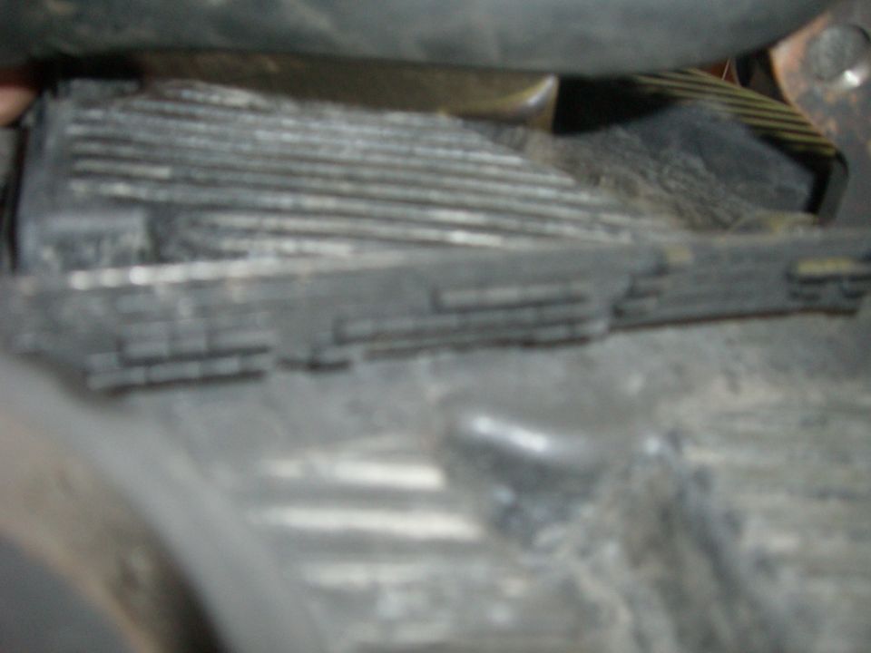 Engine belt and pulley system