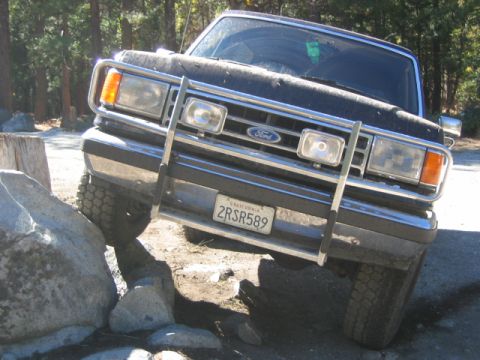 1990 Ford Bronco - First time flexin. Got to the point where the front left tire lifted, then i lost traction