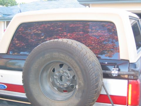 1990 Ford Bronco - And here is how the back looks down For the wire, i ran it along the frame, following the fuel lines, then around under the cat and up the…