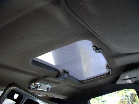1986 Ford Bronco - With a fit and finish like this inside, it's gotta be factory