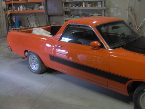 1970 Ford Ranchero - Side stripes