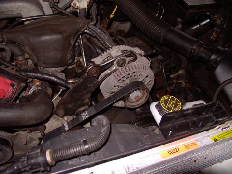 1990 Lincoln Town Car - Another shot of it in place. The larger 3G alternator required a larger serpentine belt, exactly one inch longer to be clear.