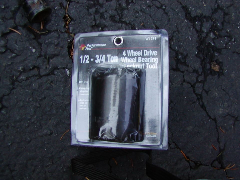 youll need one of these...all parts stores have them. 4 tooth socket for 1/2 in drive