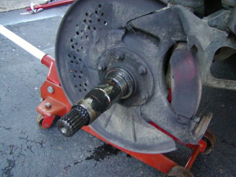 1991 Ford Bronco - now just pull off the hub...be ready to catch the outer wheel bearing!