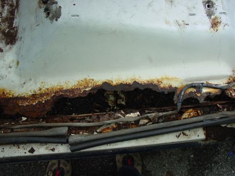 1985 Ford Bronco - What rocker? Guess I get to make skis right away.