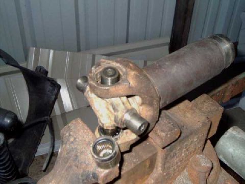 1984 Ford Bronco - flip over, remove cap