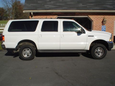 2002 Ford Excursion photo