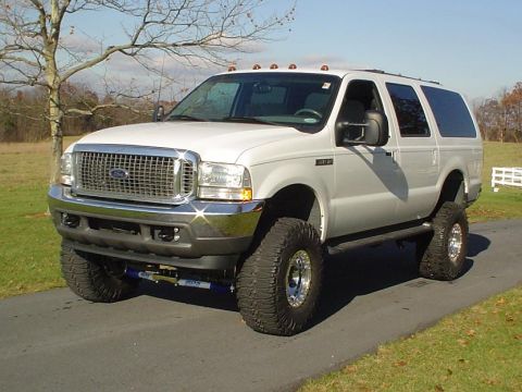 2002 Ford Excursion photo