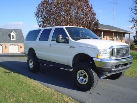2002 Ford Excursion photo