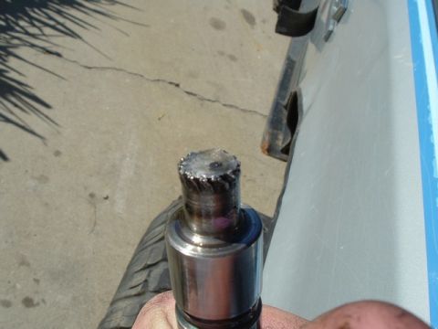 1989 Ford Bronco - spinning donuts at 4k rpm in a parking lot = busted impeller shaft on my ps pump
