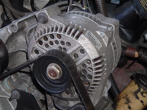 1994 Ford Thunderbird - this is the beginning of my series of pics depicting a swap to a later model 1994+ v6 130 amp alternator in my 1992 thunderbird that was or…