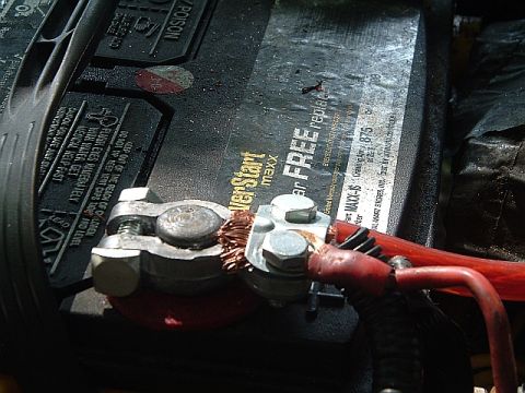 1994 Ford Thunderbird - positive battery terminal.