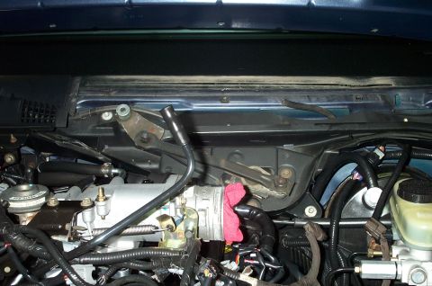 1998 Ford Crown Victoria - Note the wiper motor.