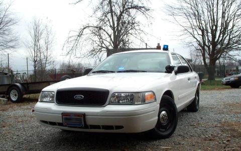 1998 Ford Crown Victoria - CVN member PYPY stopped by and showed off his clean 2003 P71.
