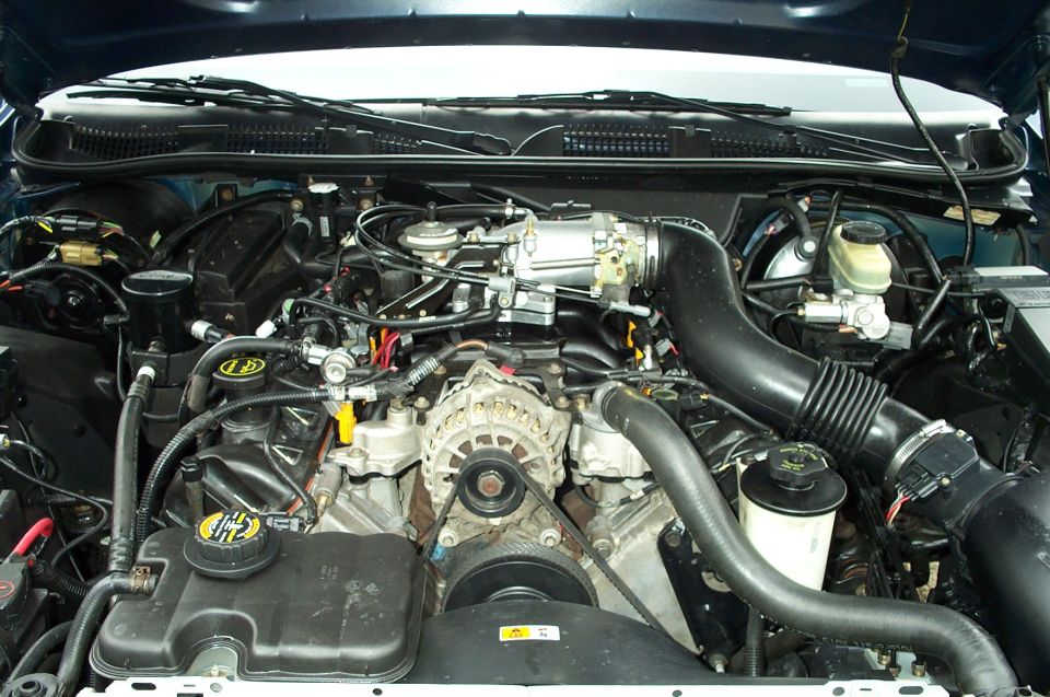 Here's the end result. Note the 2003 GT valve cover with the oil fill on the passenger side.