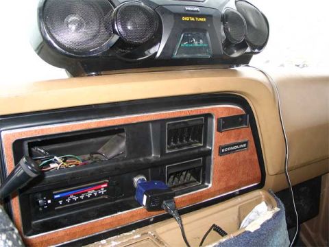 1986 Ford E150 - This stereo really bumps, especially when the CDs skip when you go over bumps. This thing came with a CB but no stereo. Actually it did com…
