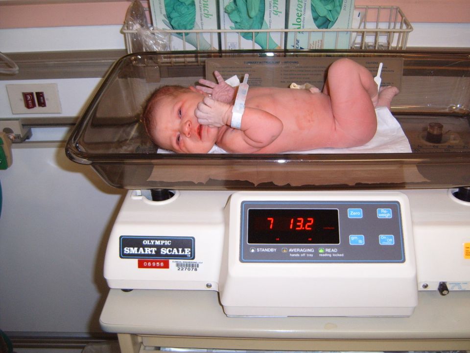 Anjolie on the weight scale