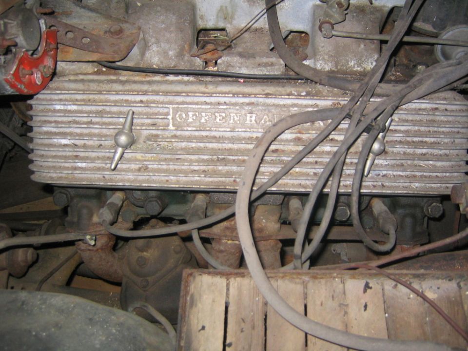 Offenhauser valve cover on engine