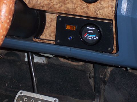 1983 Ford Bronco - I used the bottom of the Radio Shack project box to mount a fan overide switch and indicator. The indicator is connected to the solinoid co…