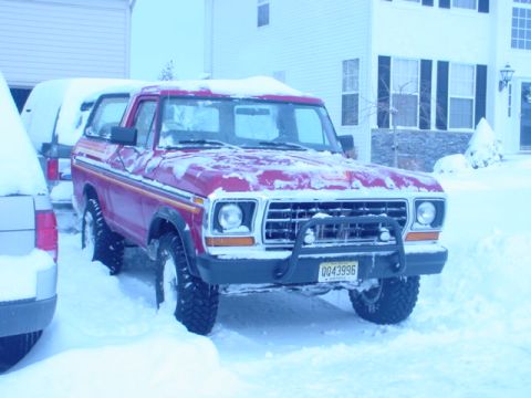 1979 Ford Bronco - Snow!