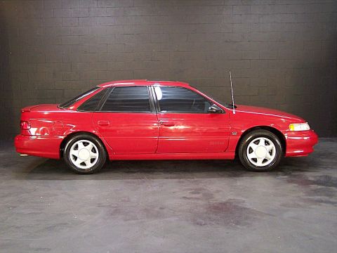 1995 Ford Taurus photo