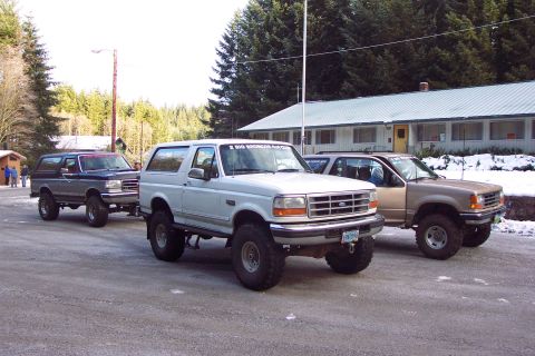 1996 Ford Bronco - At Ripple Brook Ranger Station (12/10/2005)