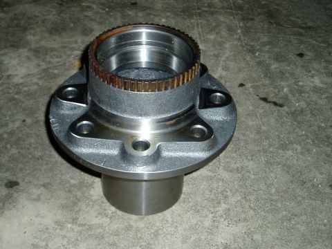2000 Ford E350 - Close-up of a vehicle wheel hub assembly, likely for a Ford E350.