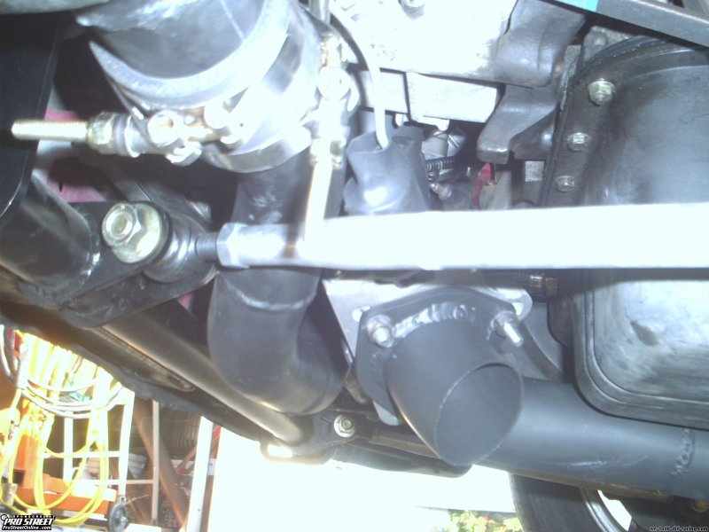 Exhaust pipe connection to engine component