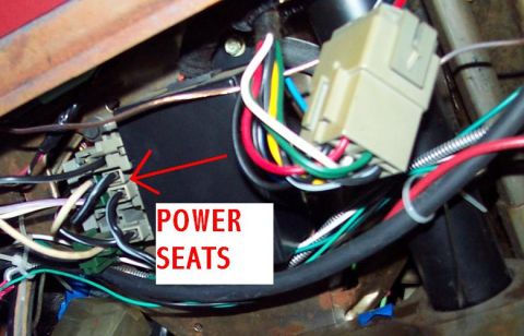 1985 Ford LTD Crown Victoria - spot in auxillary power block for a passenger power seat power wire