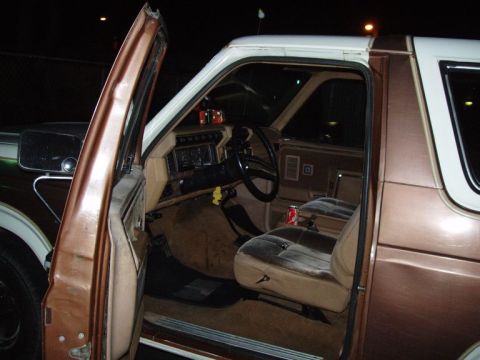 1985 Ford Bronco - Looking in to the truck. (you can tell its mine by the fact its been here for less then 12 hours and theirs already a vanilla coke can sitt…