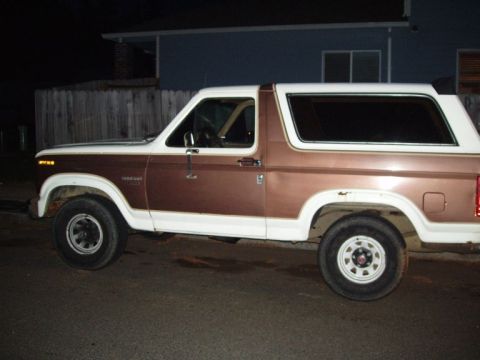 1985 Ford Bronco - their she is! my brown and white beauty!