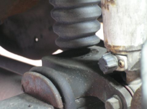 2000 Ford Excursion - Bumpstop clearance after approximately 155,000 miles. Virtually nothing (roughly 1/4")!