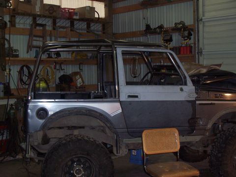 1988 Suzuki Samurai - cage side view