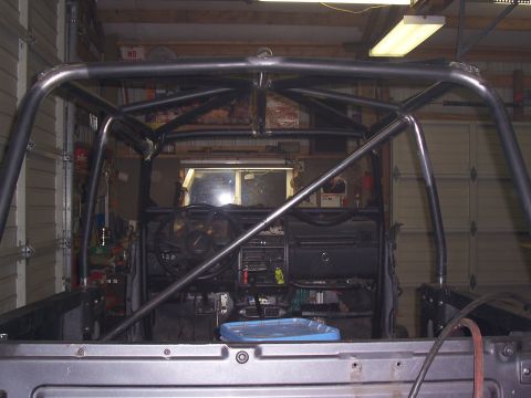 1988 Suzuki Samurai - cage & brase from the back