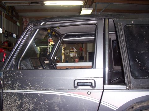 1988 Suzuki Samurai - fitting the middle uprights