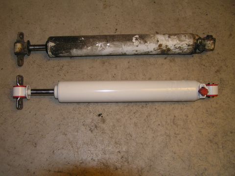 2000 Ford Excursion - Rancho RS9000 (top) vs. Rancho RS9000x (bottom). The RS9000x looks to be a little shorter in design (at least the shock reservoir. The RS90…