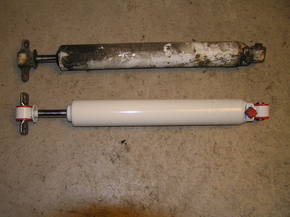 Rancho RS9000 (top) vs. Rancho RS9000x (bottom). The RS9000x looks to be a little shorter in design (at least the shock reservoir. The RS9000x also has a red knob with 9 adjustable positions whereas the 9000 has a black knob and 5 adjustable positions.