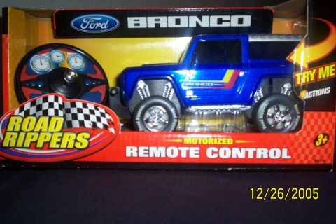 1995 Ford Bronco - This is a toy Ford Bronco remote control car, not a real 1995 model.