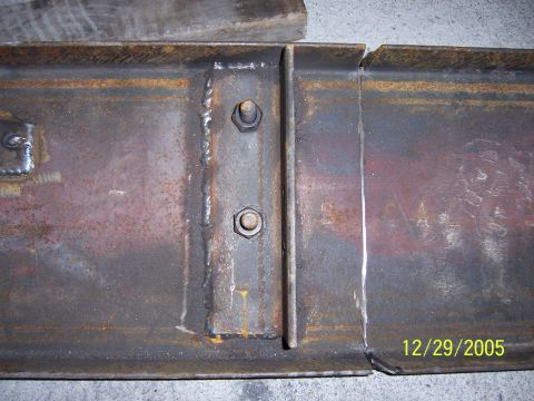 1985 Ford Bronco - support to bumper