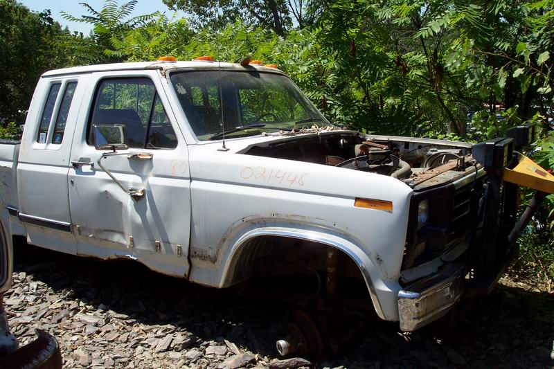 This F250 gave up it's hood for the final round of body work on Rosie.