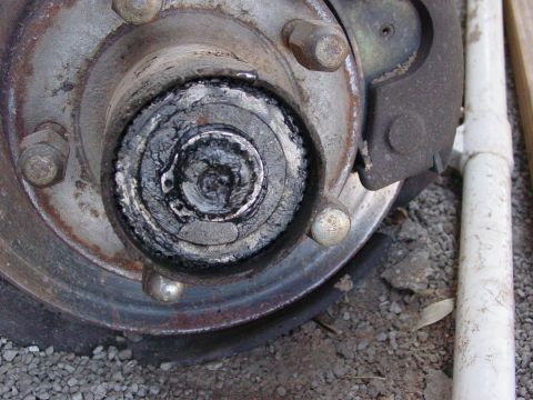 1979 Ford Bronco - hub with cap removed