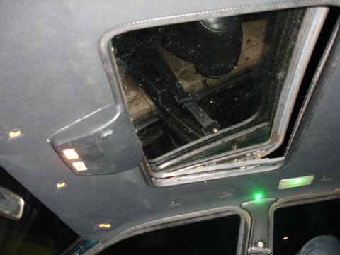 1993 Ford Taurus - View of the interior sunroof and overhead lighting system.