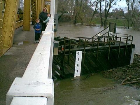 1983 Ford Bronco - this is the clearence meter at the Sacramento Main bridge. Here is my family. the wind picked up and we left the bridge.