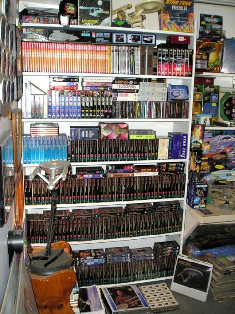 1984 Pontiac Fiero - Video's, CD's and DVD's shelf