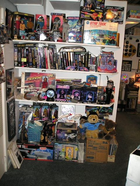 1984 Pontiac Fiero - Looking at other big shelf towards entry
