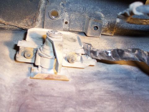 1978 Ford Bronco - Tailgate lock cylinder as viewed from the side.