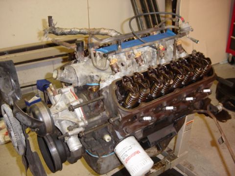 1991 Ford Bronco - Lower manifold and freshened injectors with fuel rail.