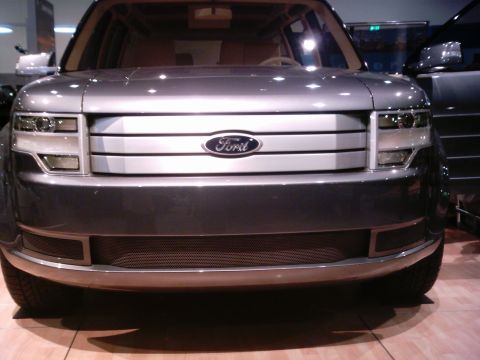 1986 Ford Bronco - This Ford concept vehicle features a prominent Ford badge on its horizontal grille.